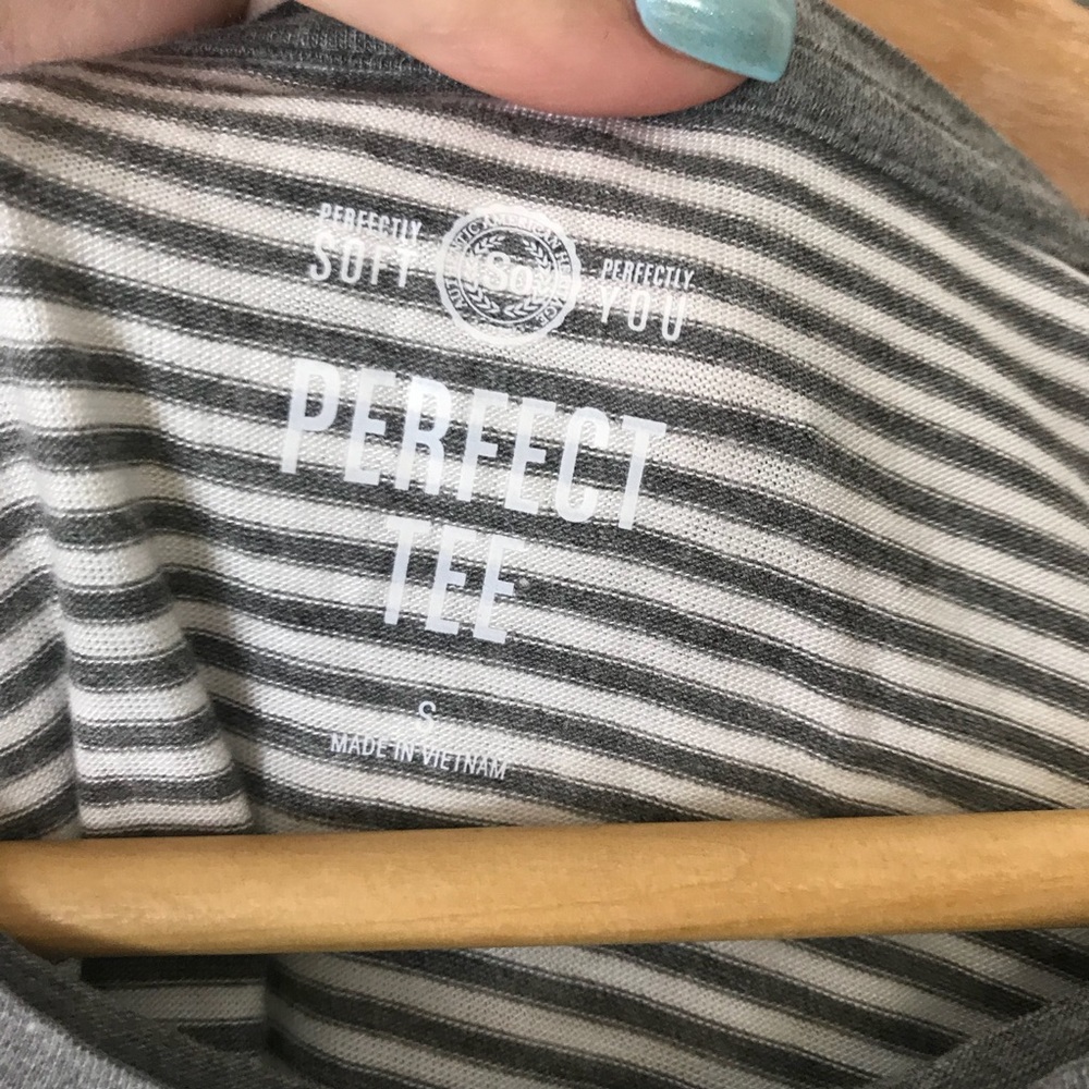 4 for $20 🔥SO Perfect Tee stripped short sleeve - Picture 2 of 4
